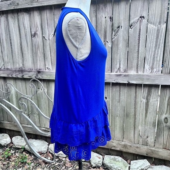 Cha Cha Vente Blue Ruffle Trimmed Tank Top; Size PM - Picture 5 of 8